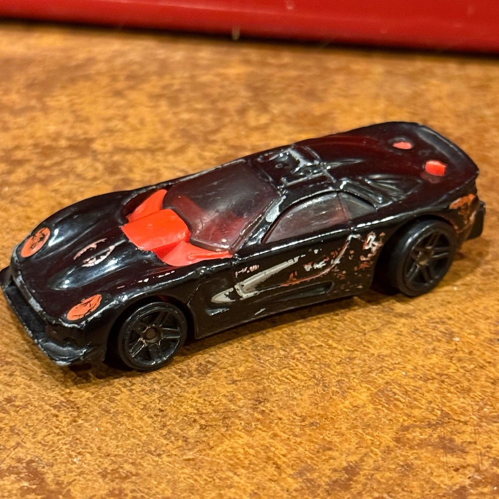 Hot wheels 1997 black and red car